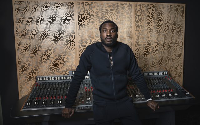 Meek Mill Warms Up with Freestyles