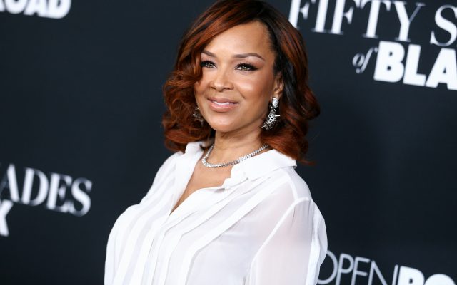 Sisters LisaRaye And Da Brat Share An Emotional Hug After Their Falling Out